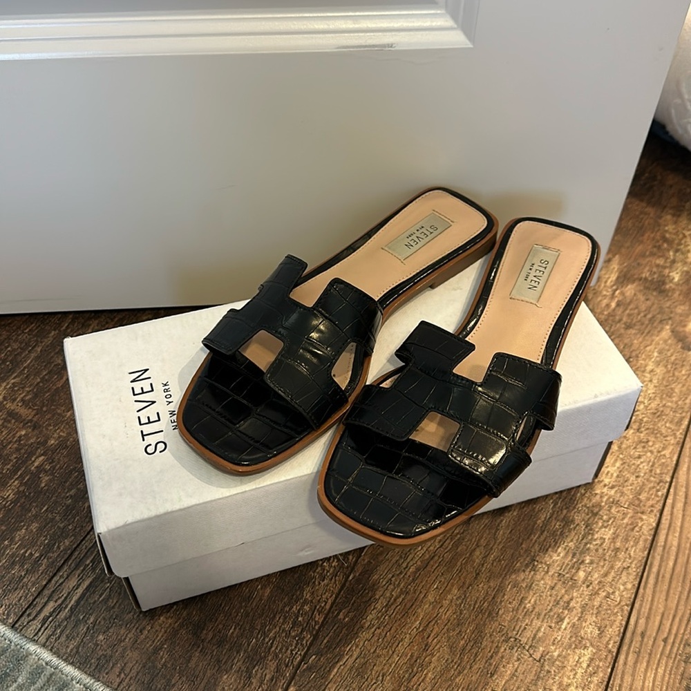Size 8.5 BlackCroc Sandals-Steven